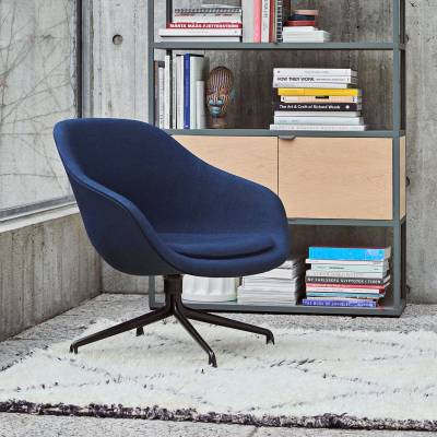 Hay / Fauteuil AAL81 tissu bleu et pieds noir