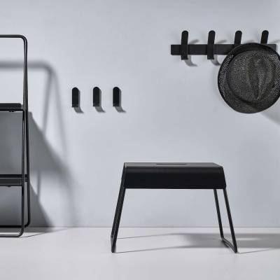 Tabouret bas A-STOOL / Métal / Noir / Zone Denmark