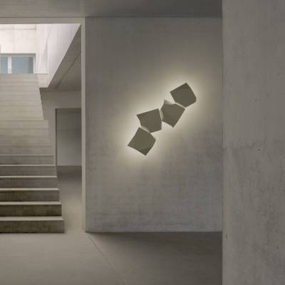 Quatre appliques murales outdoor ORIGAMI / Plastique / Vibia