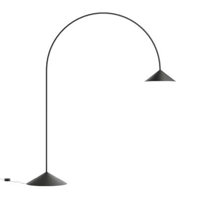 Lampadaire d'extérieur courbé en métal OUT /  H. 242 cm / Noir Anthracite / Vibia