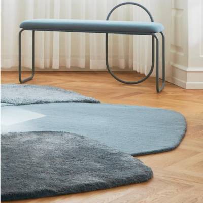 Tapis minérale en laine et viscose Mola / Bleu Gris / AYTM