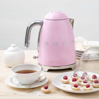 Bouilloire électrique SMEG / Inox / Rose / Années 50 / Finition brillante